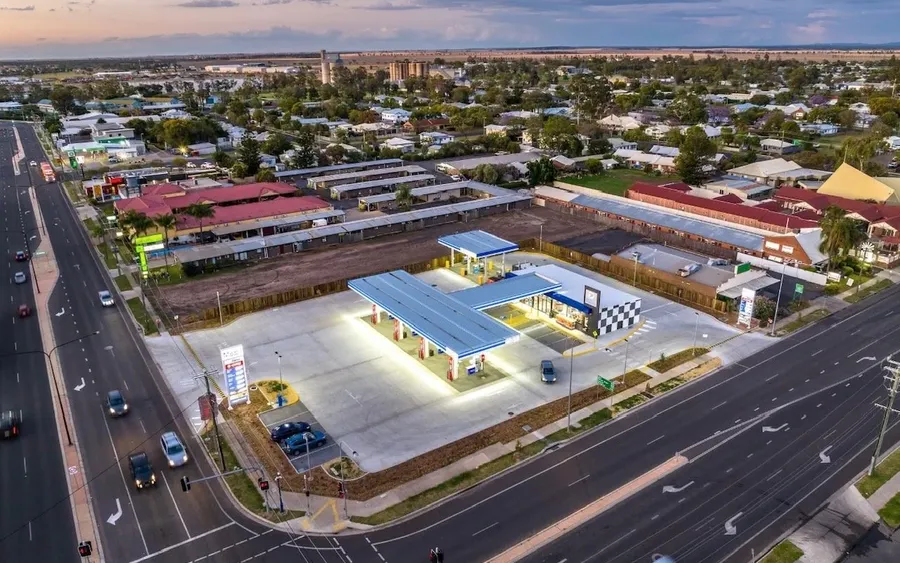 Aerial of a completed commercial building and carpark delivered by Earthbound Civil